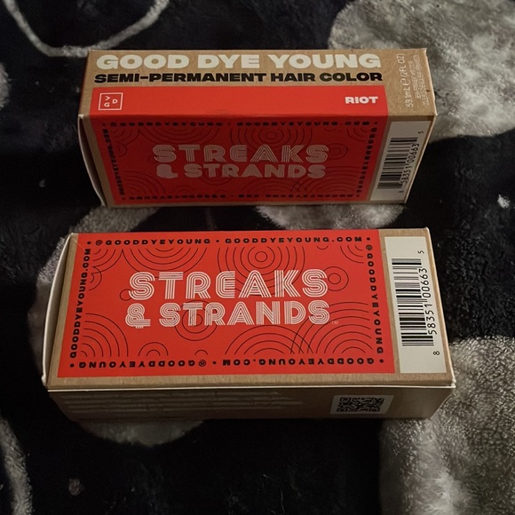 streaks and strands semi permanent hair color in shade Riot Good Dye Young (2) - Picture 1 of 4